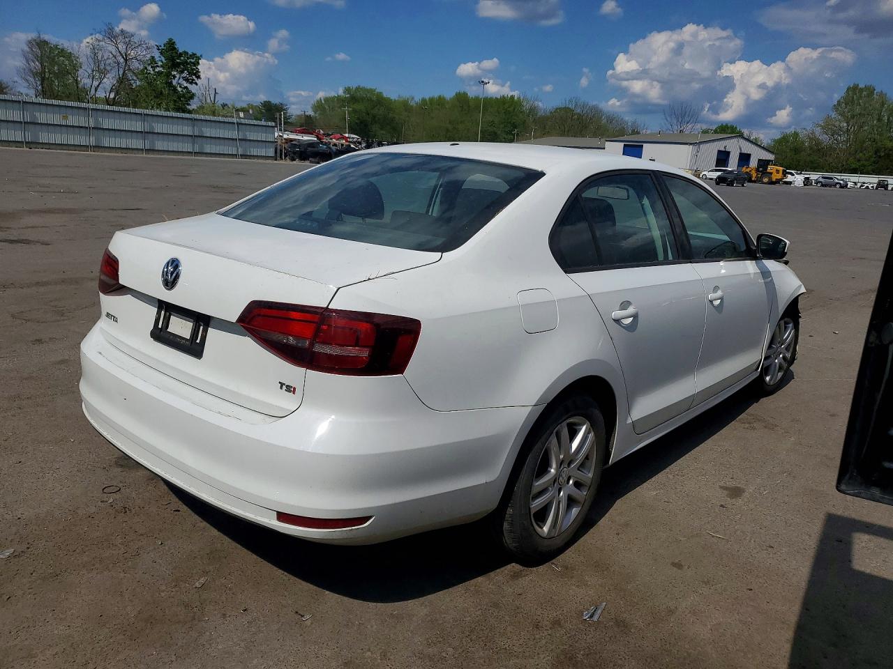 VOLKSWAGEN JETTA 2018 — 4