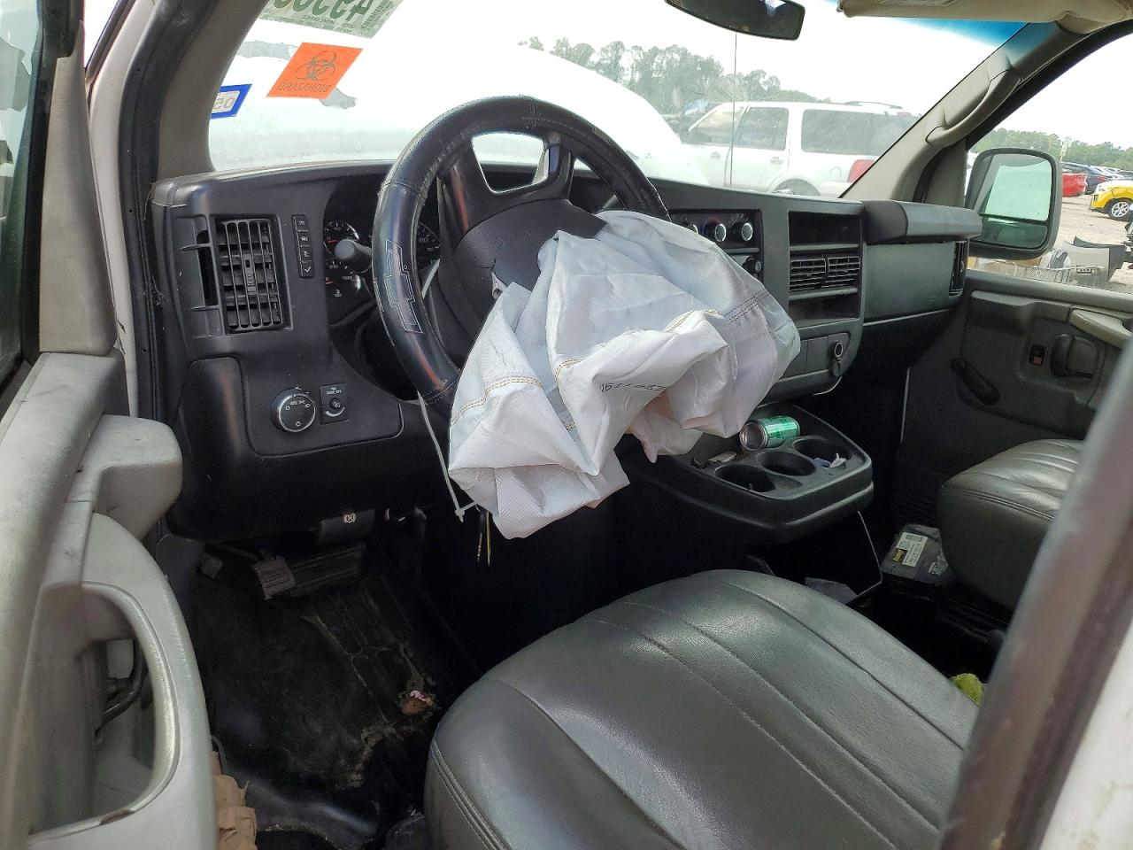 CHEVROLET EXPRESS G1500 2010 — 9
