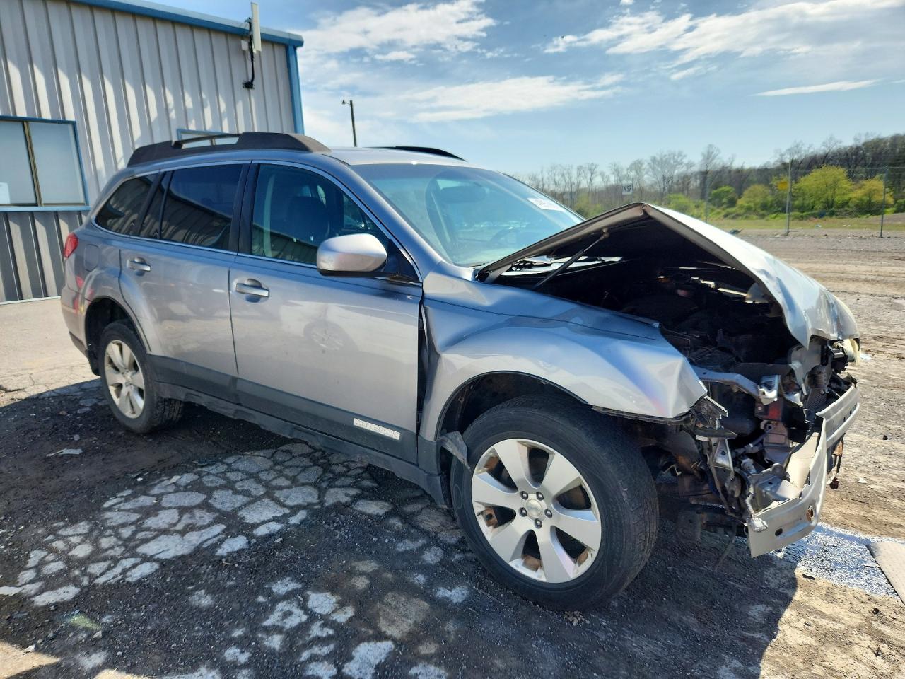 SUBARU OUTBACK 2010 — 5