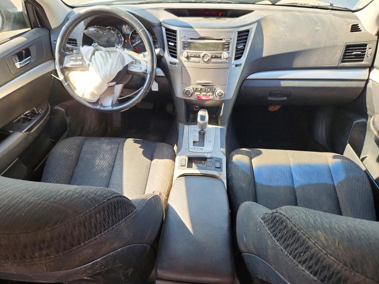 SUBARU OUTBACK 2010 — 9
