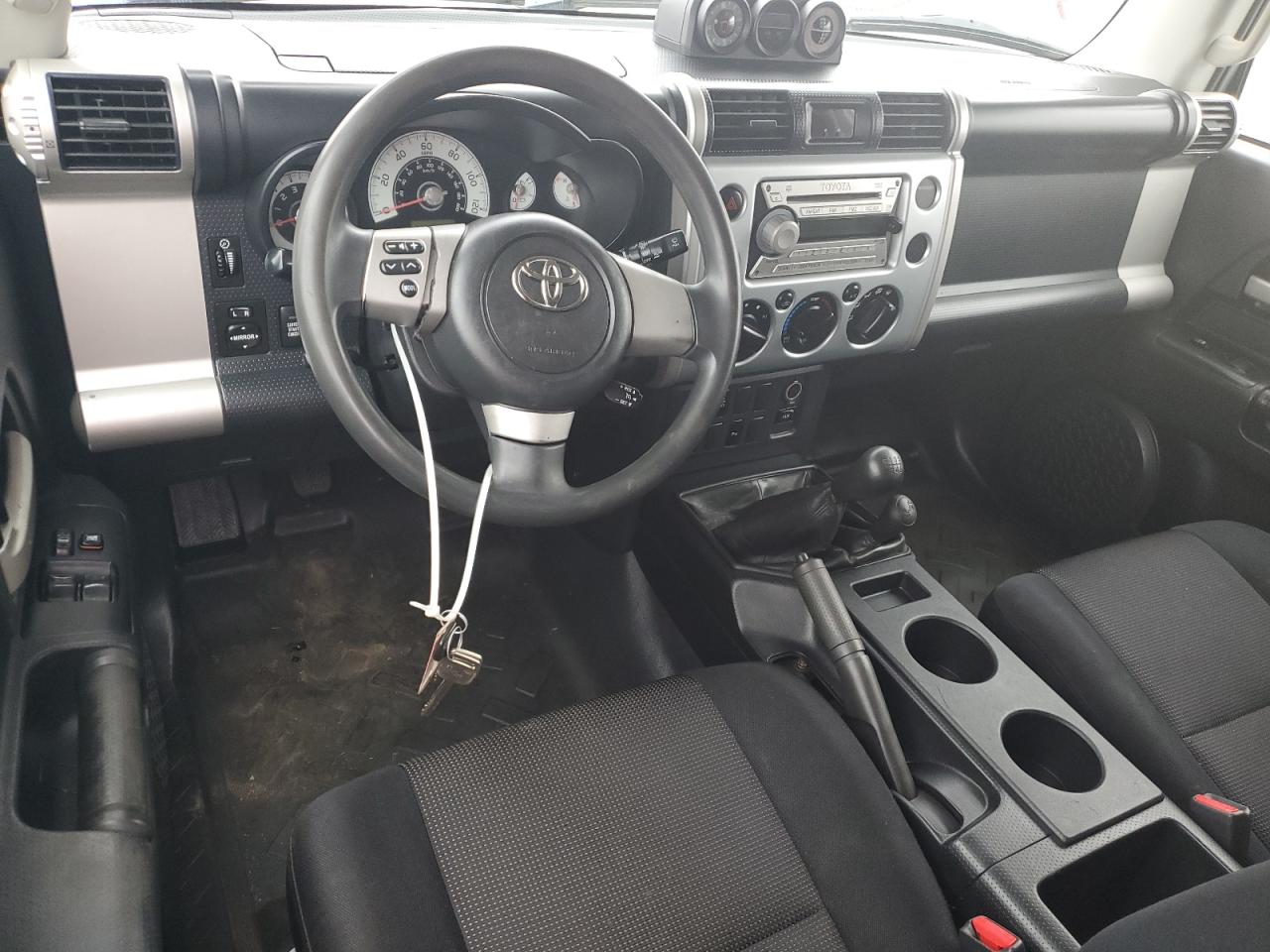 TOYOTA FJ CRUISER 2007 — 12