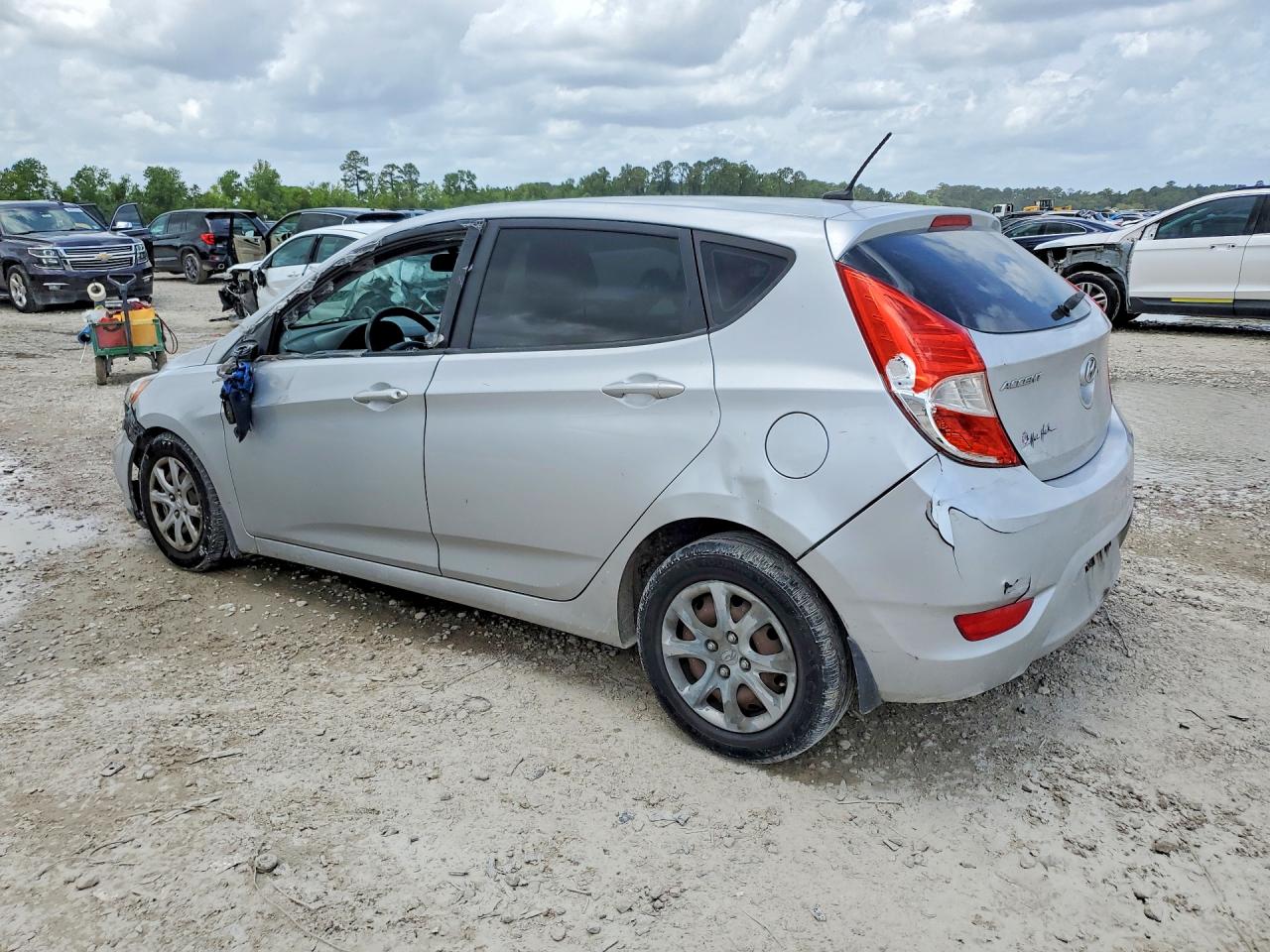 HYUNDAI ACCENT 2013 — 3