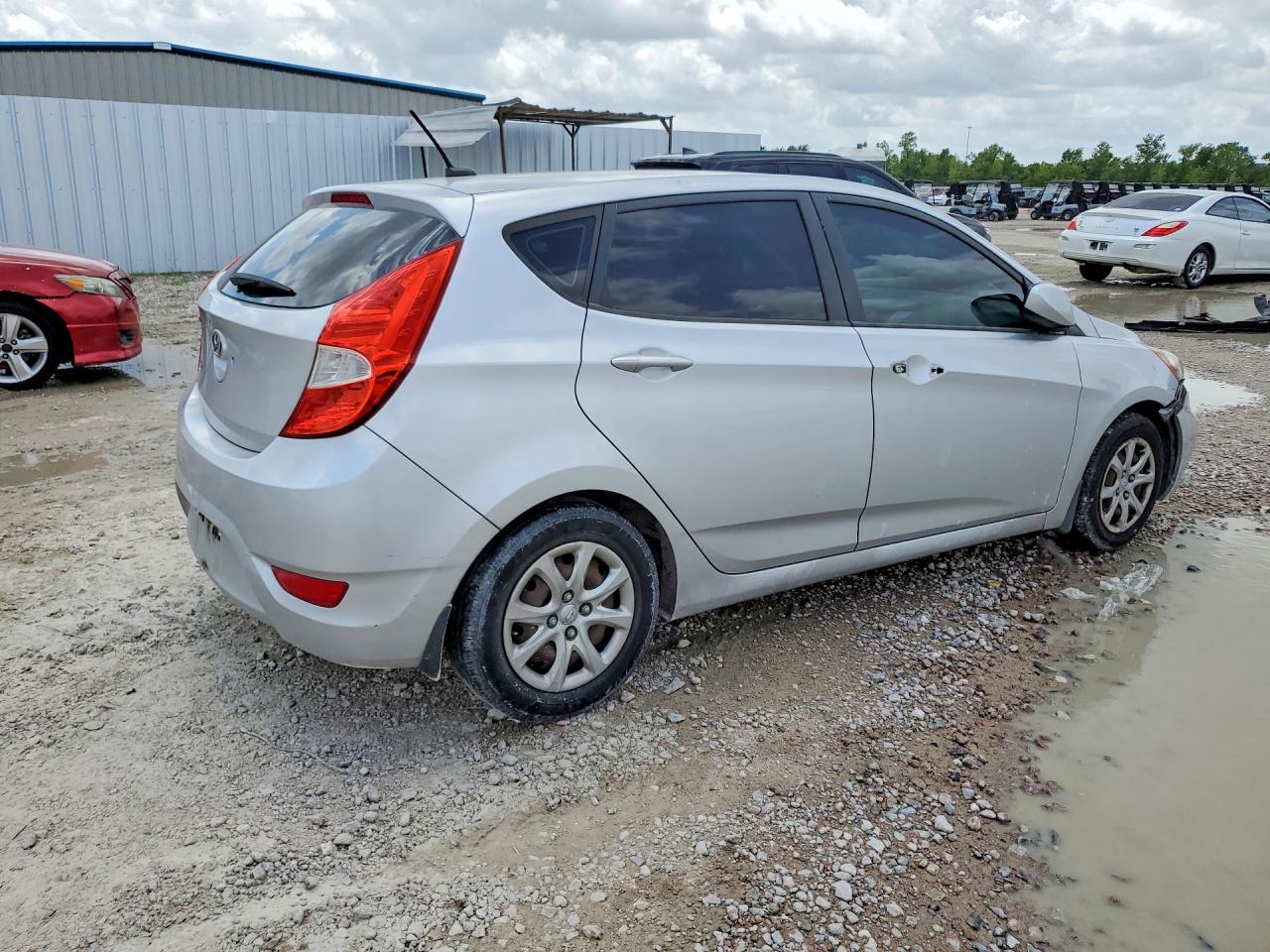 HYUNDAI ACCENT 2013 — 4