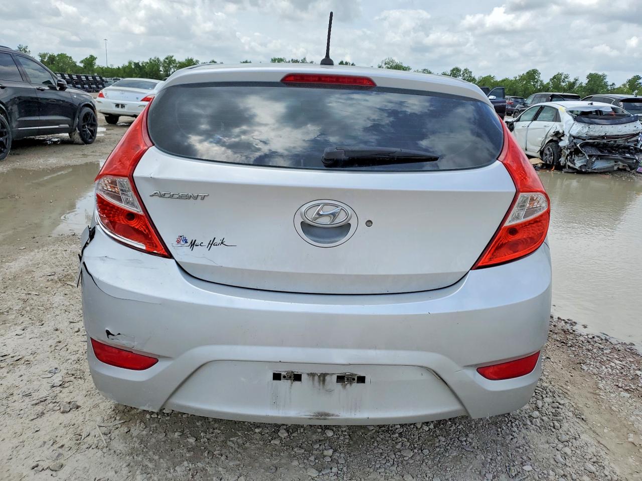 HYUNDAI ACCENT 2013 — 7