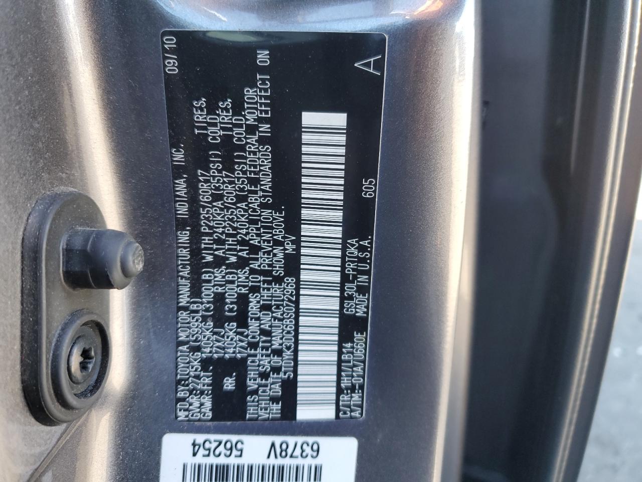TOYOTA SIENNA 2011 — 14