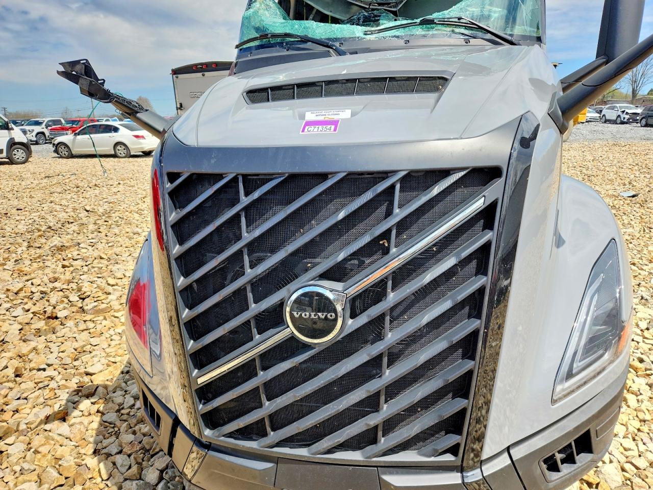 VOLVO VNL 2026 — 8