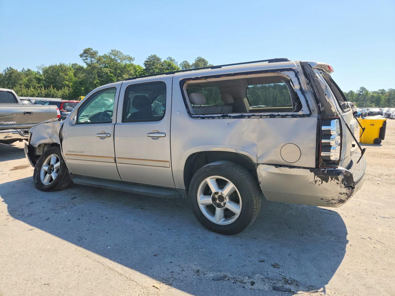 CHEVROLET SUBURBAN 2007 — 3