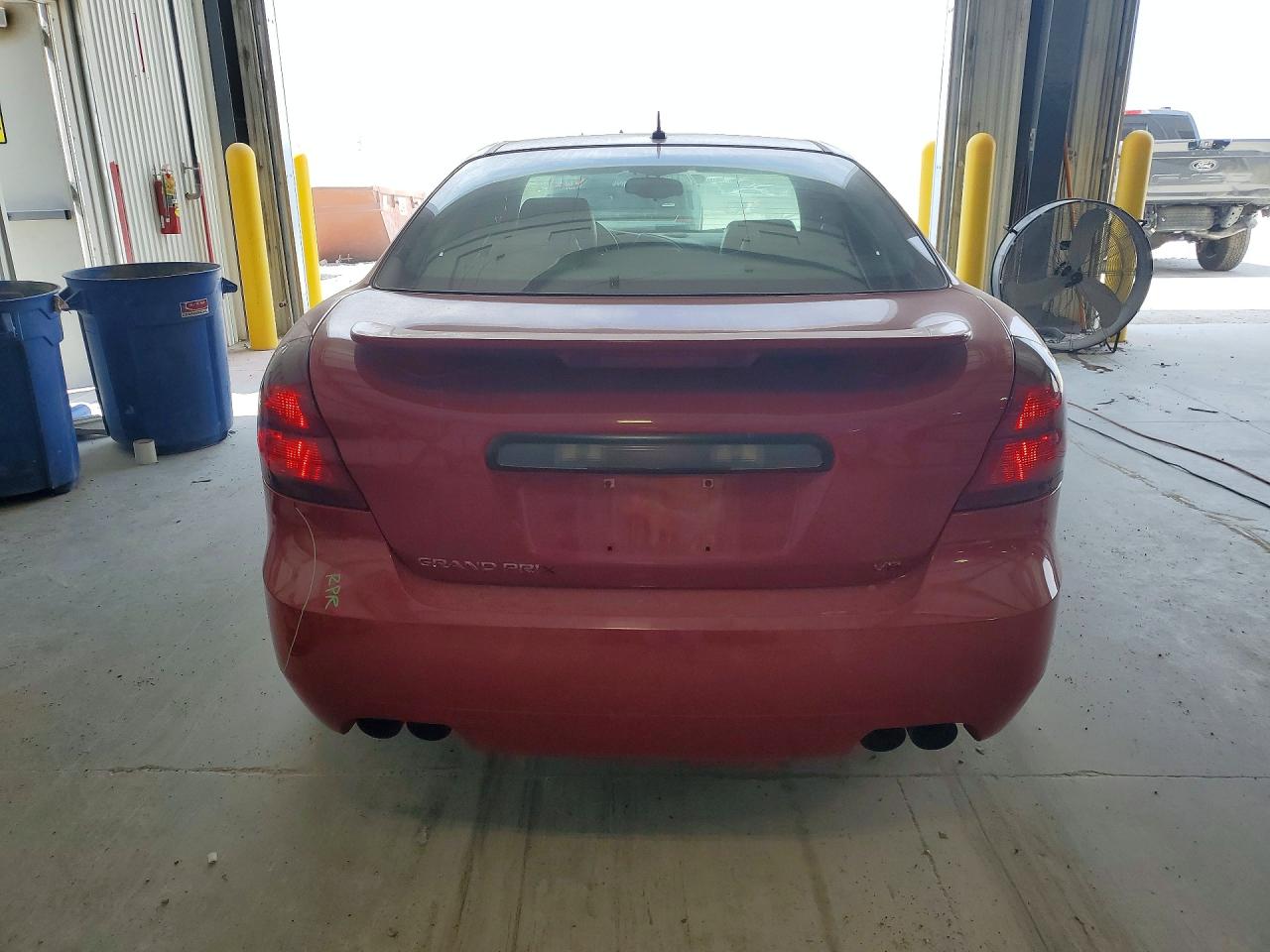 PONTIAC GRAND PRIX 2008 — 7