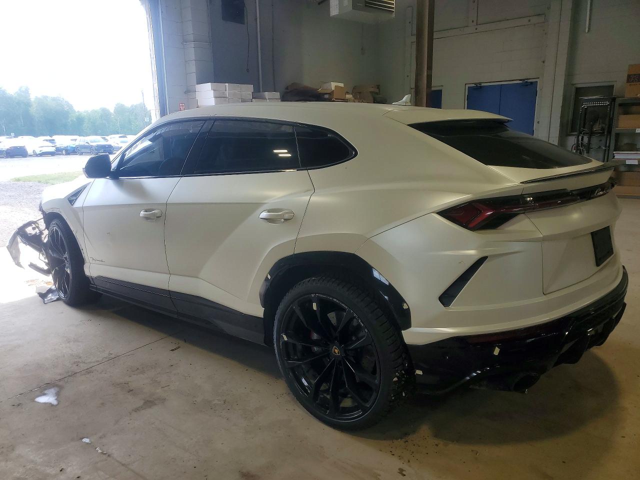 LAMBORGHINI URUS 2021 — 3