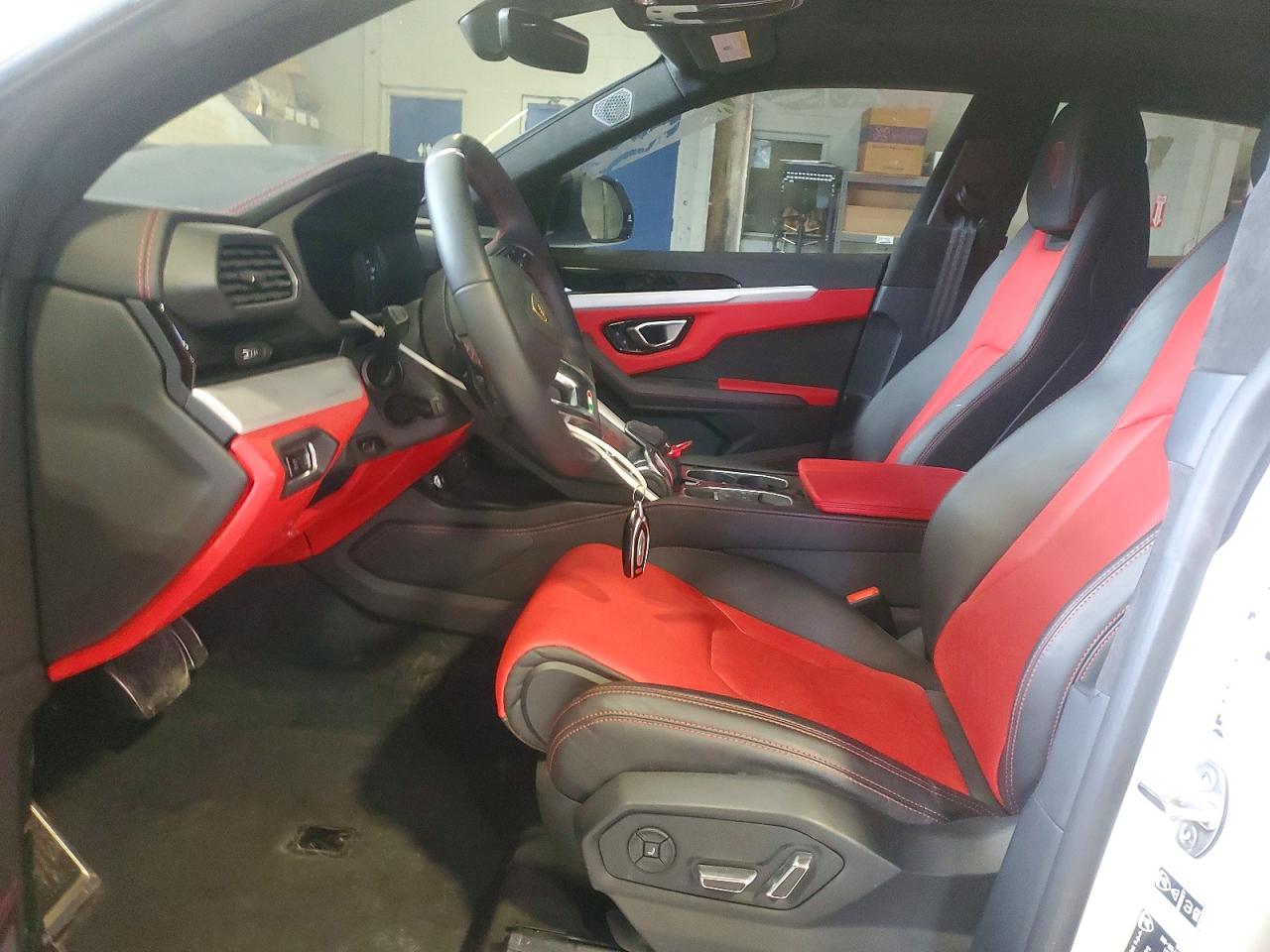 LAMBORGHINI URUS 2021 — 8