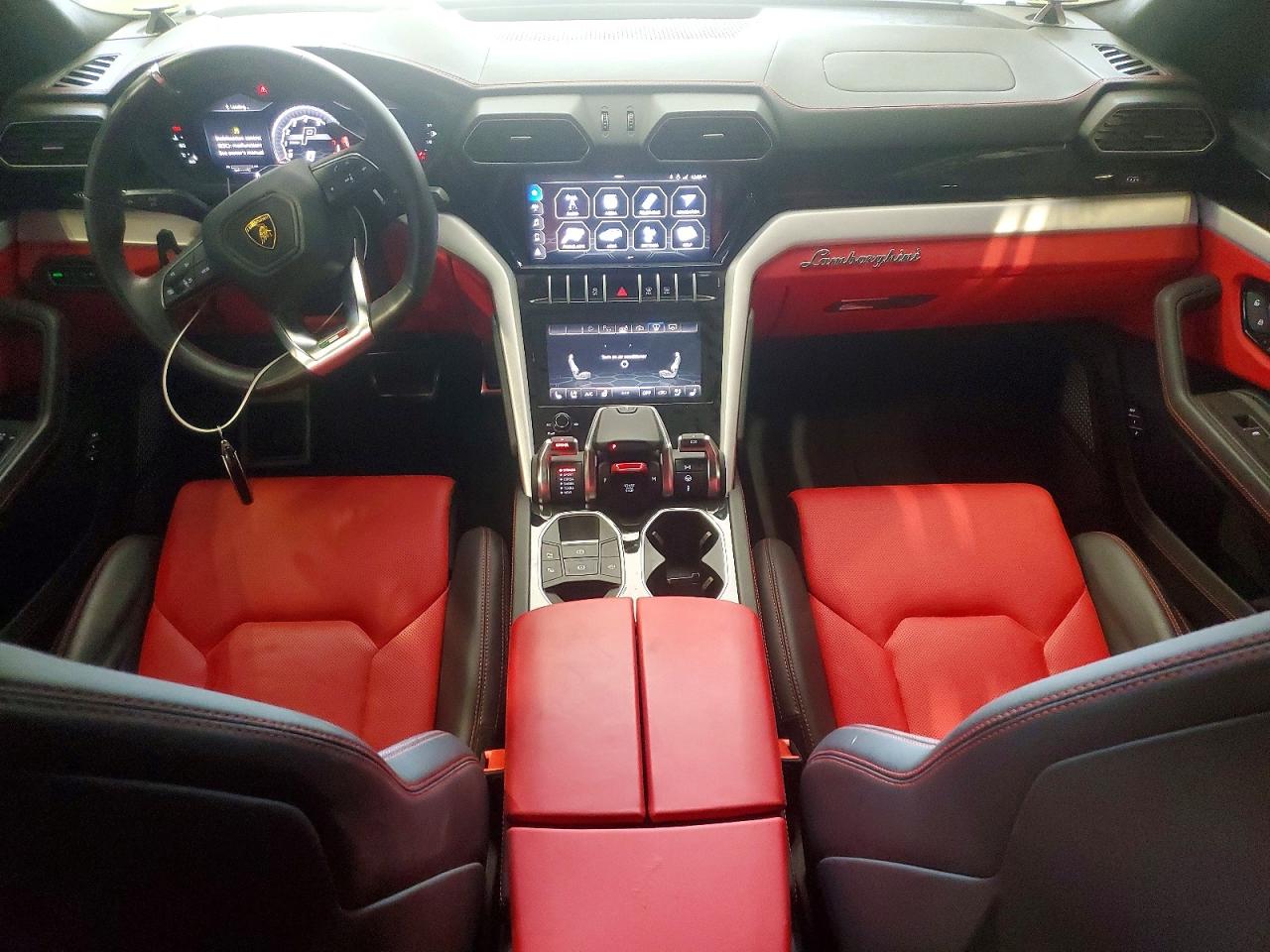 LAMBORGHINI URUS 2021 — 9