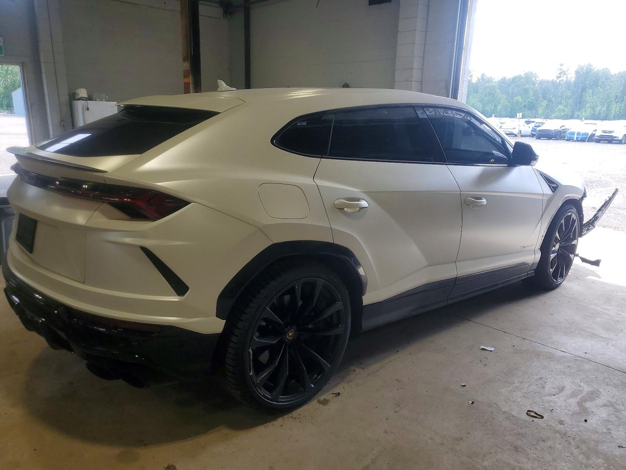 LAMBORGHINI URUS 2021 — 4