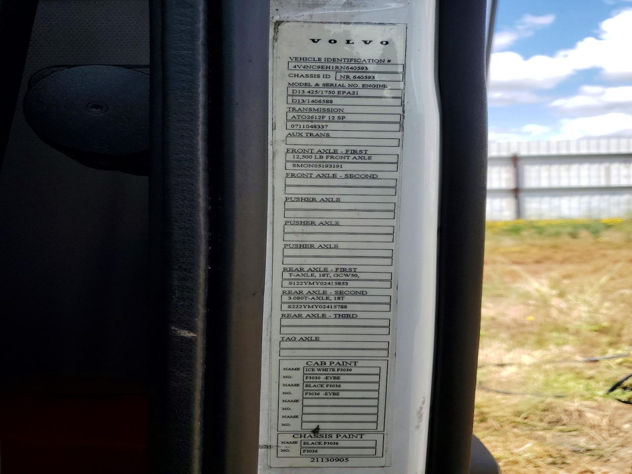 VOLVO VN 2024 — 11