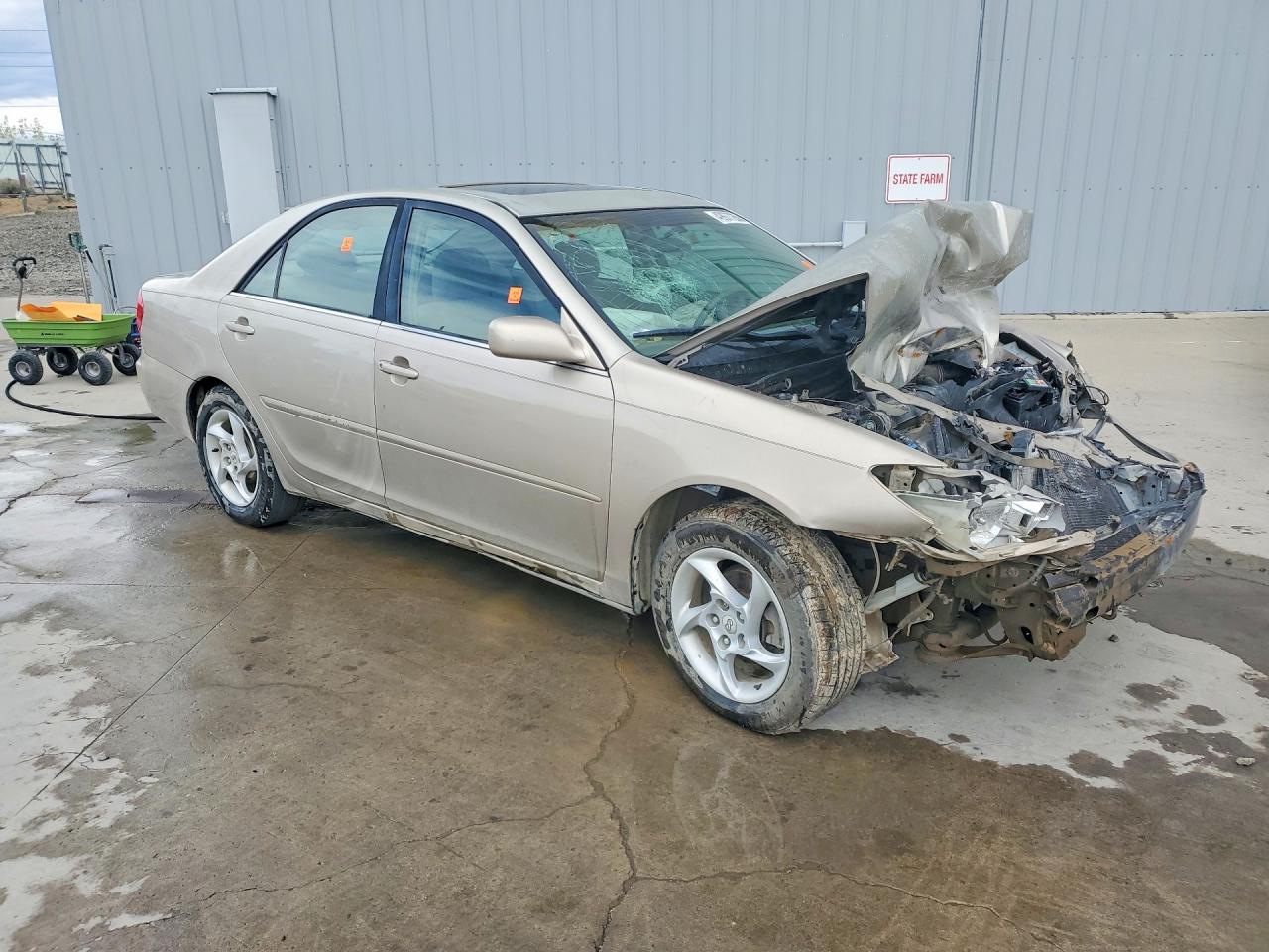 TOYOTA CAMRY 2002 — 5