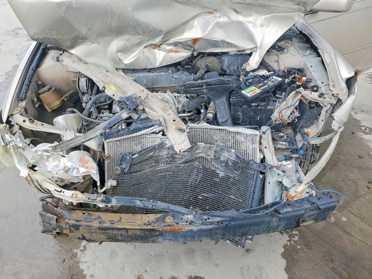TOYOTA CAMRY 2002 — 12