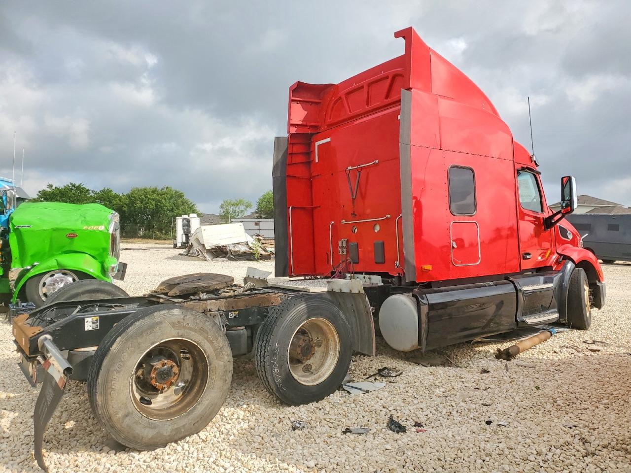 2017 PETERBILT 579
