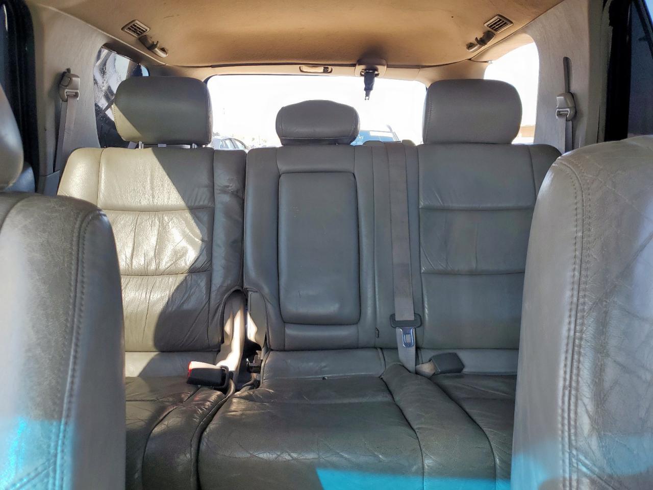 TOYOTA SEQUOIA 2002 — 11