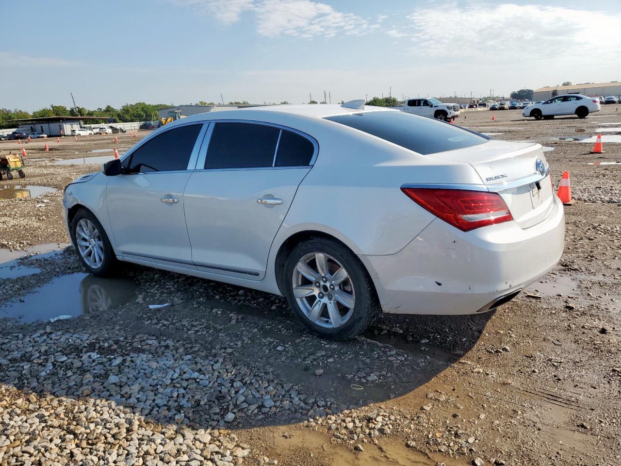 BUICK LACROSSE 2015 — 3