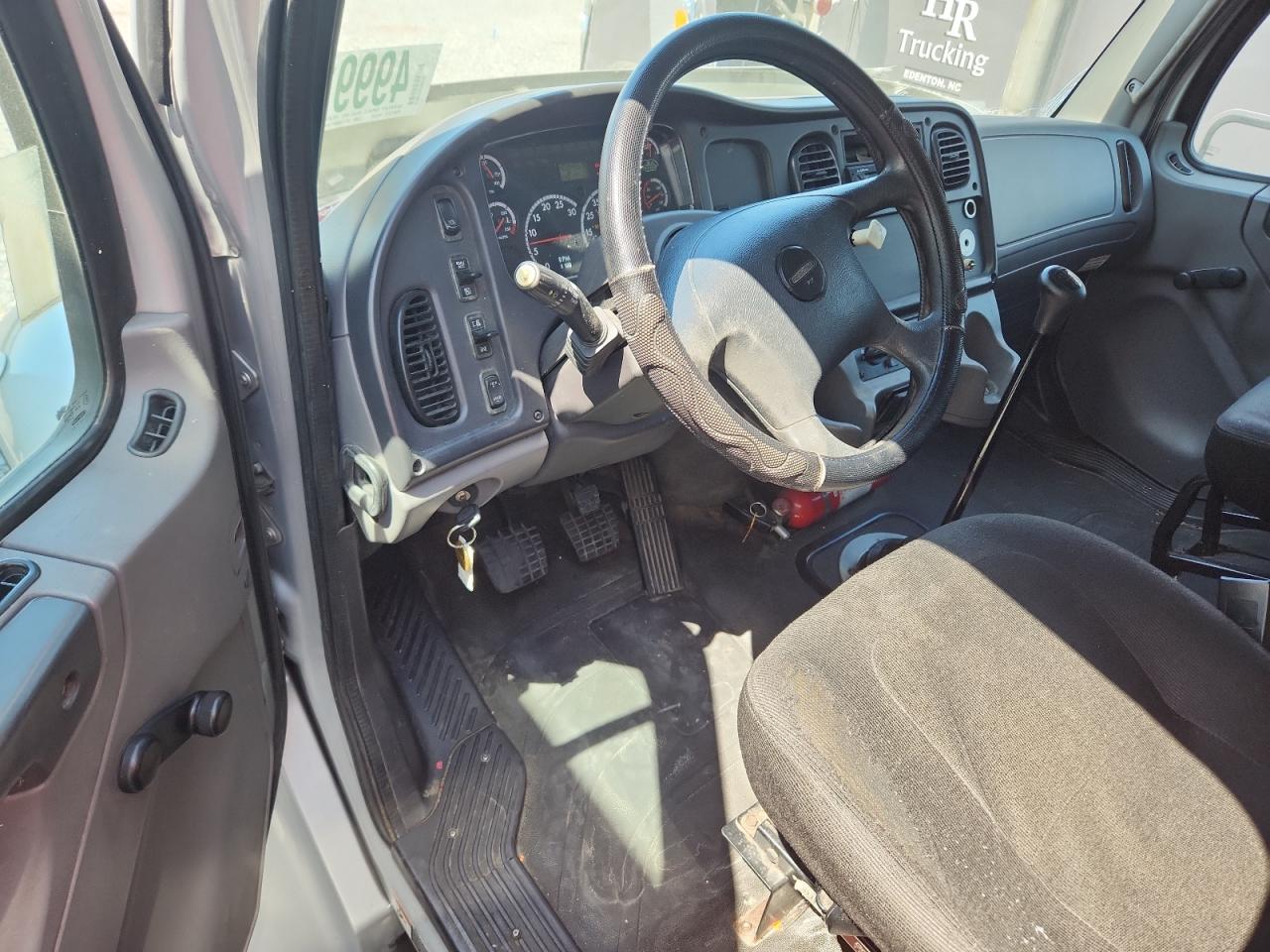 FREIGHTLINER M2 2013 — 9