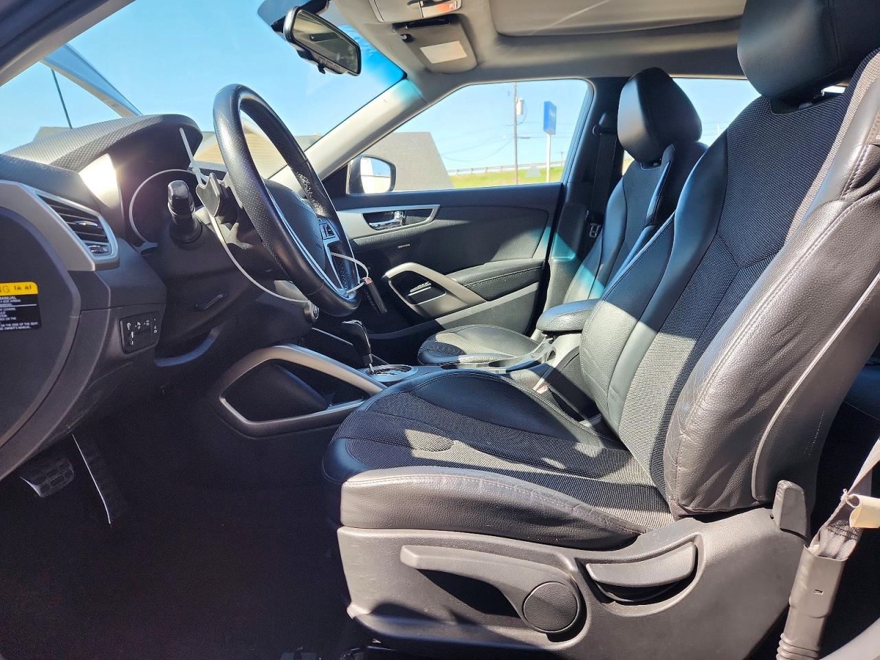 HYUNDAI VELOSTER 2012 — 8