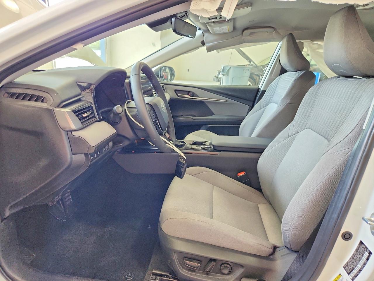 TOYOTA CAMRY 2025 — 8