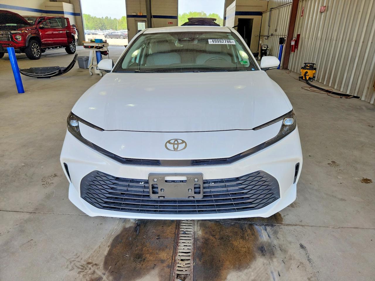 TOYOTA CAMRY 2025 — 6