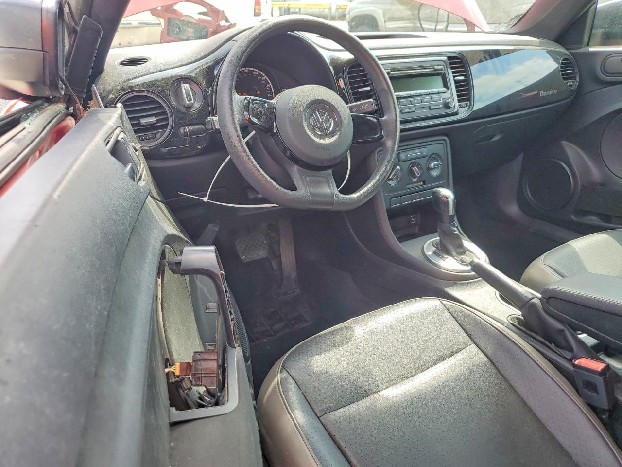 VOLKSWAGEN BEETLE 2015 — 9