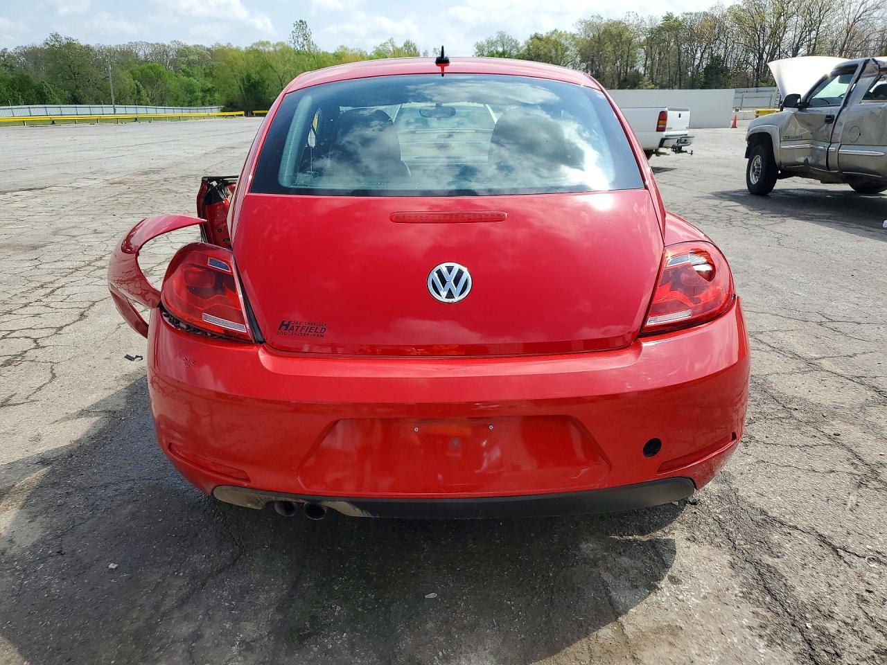 VOLKSWAGEN BEETLE 2015 — 7