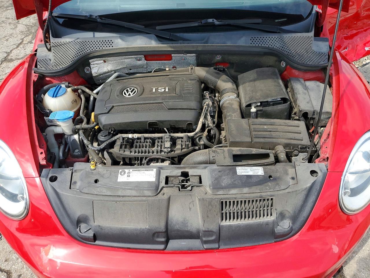 VOLKSWAGEN BEETLE 2015 — 13