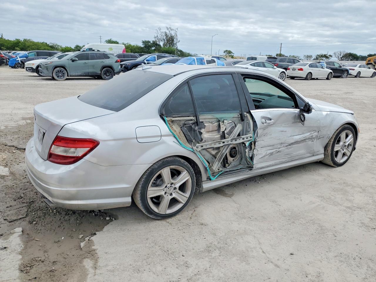 MERCEDES-BENZ C 2010 — 4