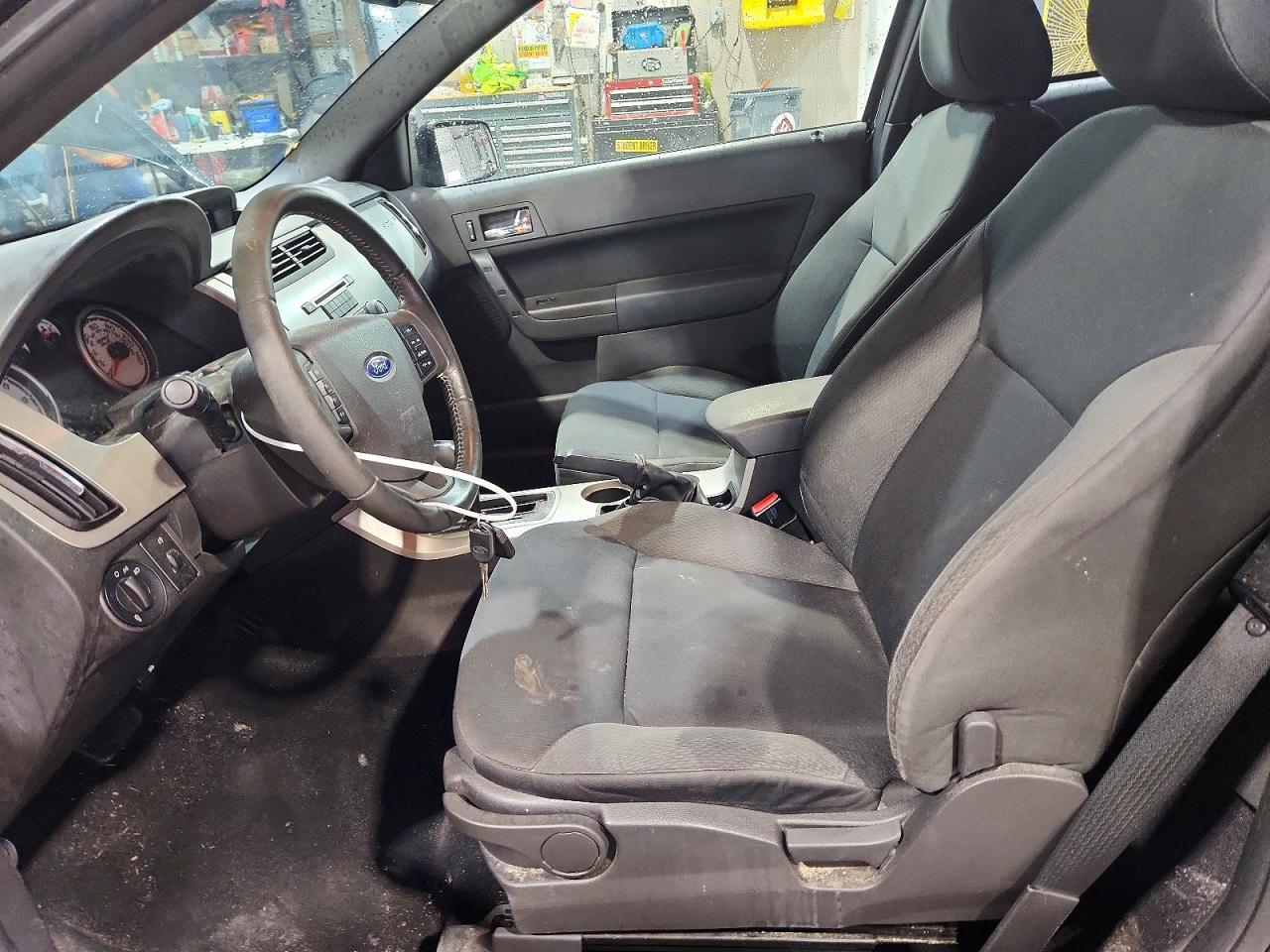 FORD FOCUS 2010 — 8