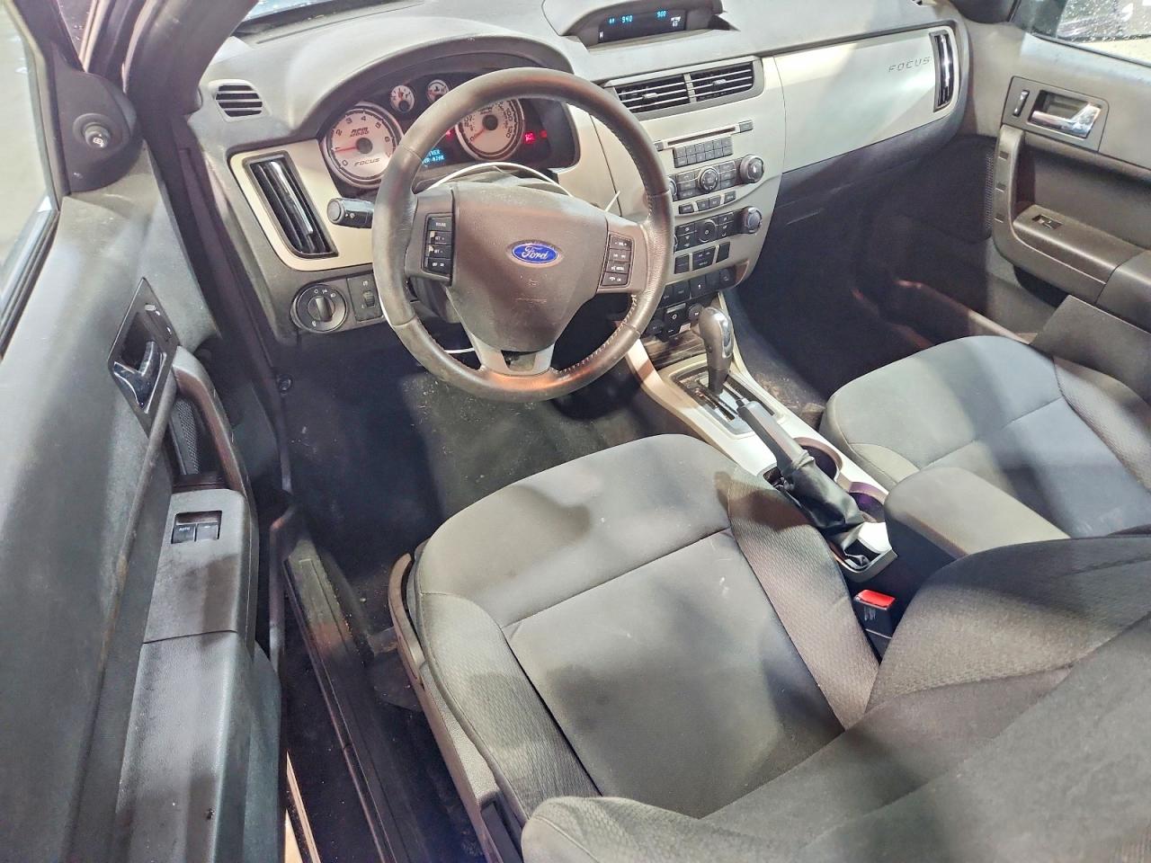 FORD FOCUS 2010 — 9