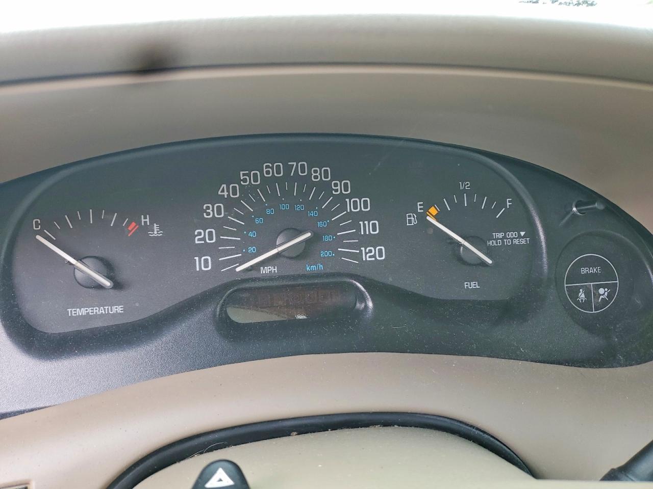 BUIC CENTURY 2001 — 10