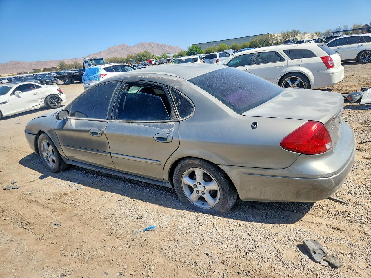 FORD TAURUS 2002 — 3