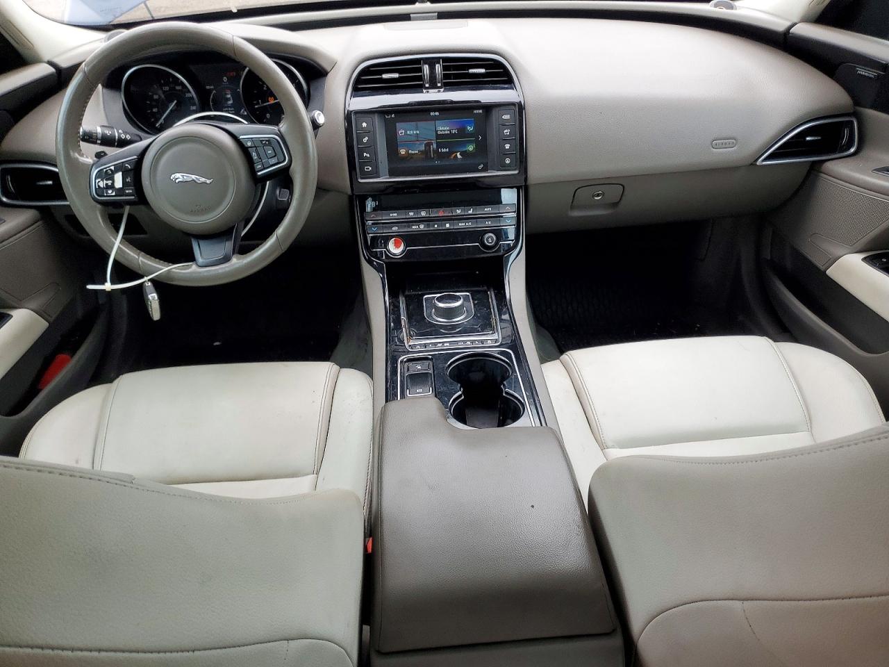 JAGUAR XE 2017 — 9