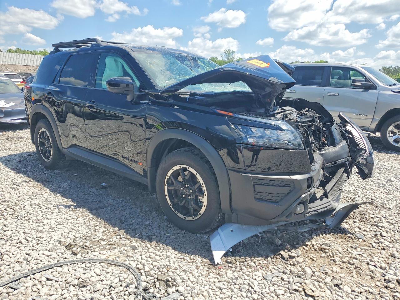 NISSAN PATHFINDER 2024 — 5