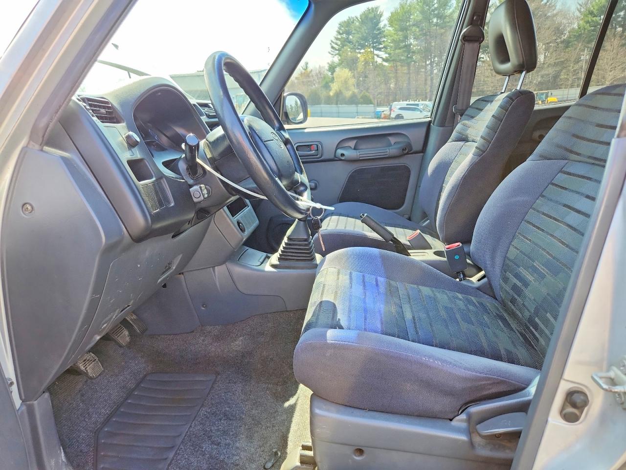 TOYOTA RAV4 1997 — 8