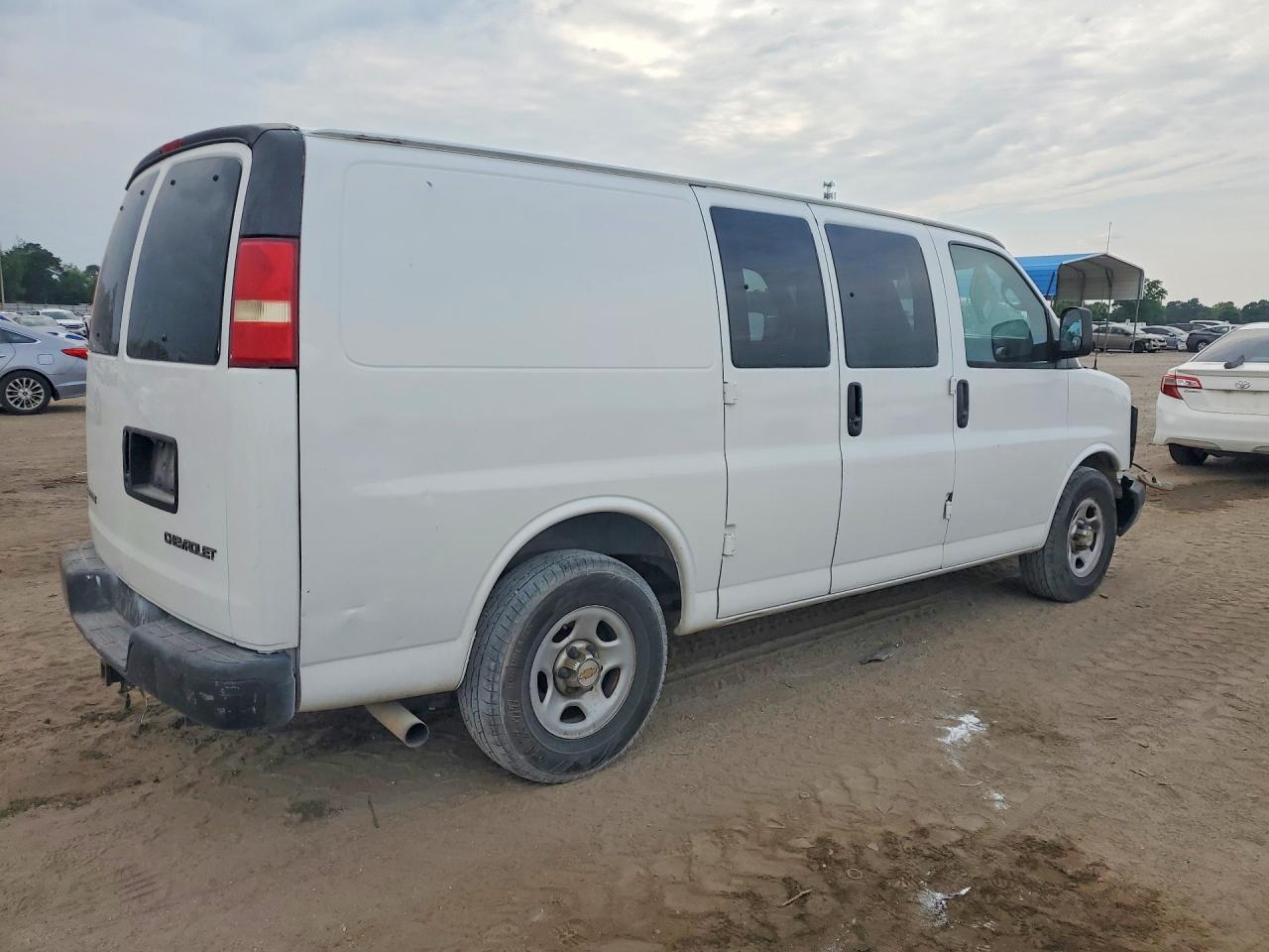 CHEVROLET EXPRESS G1500 2004 — 4