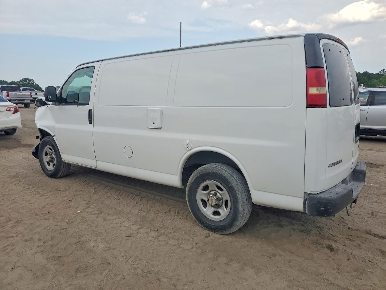 CHEVROLET EXPRESS G1500 2004 — 3