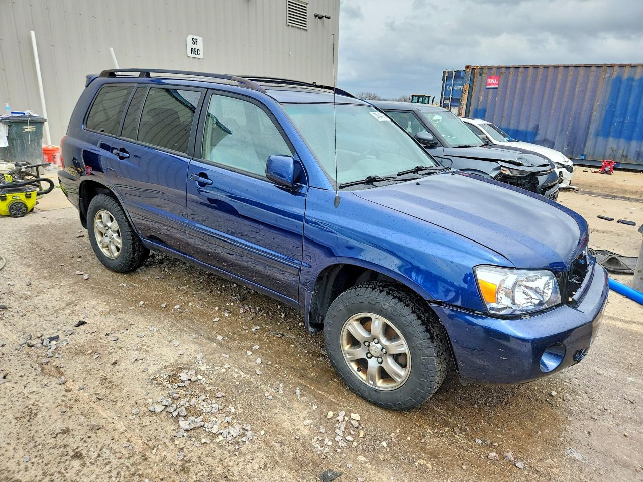 TOYOTA HIGHLANDER 2004 — 5