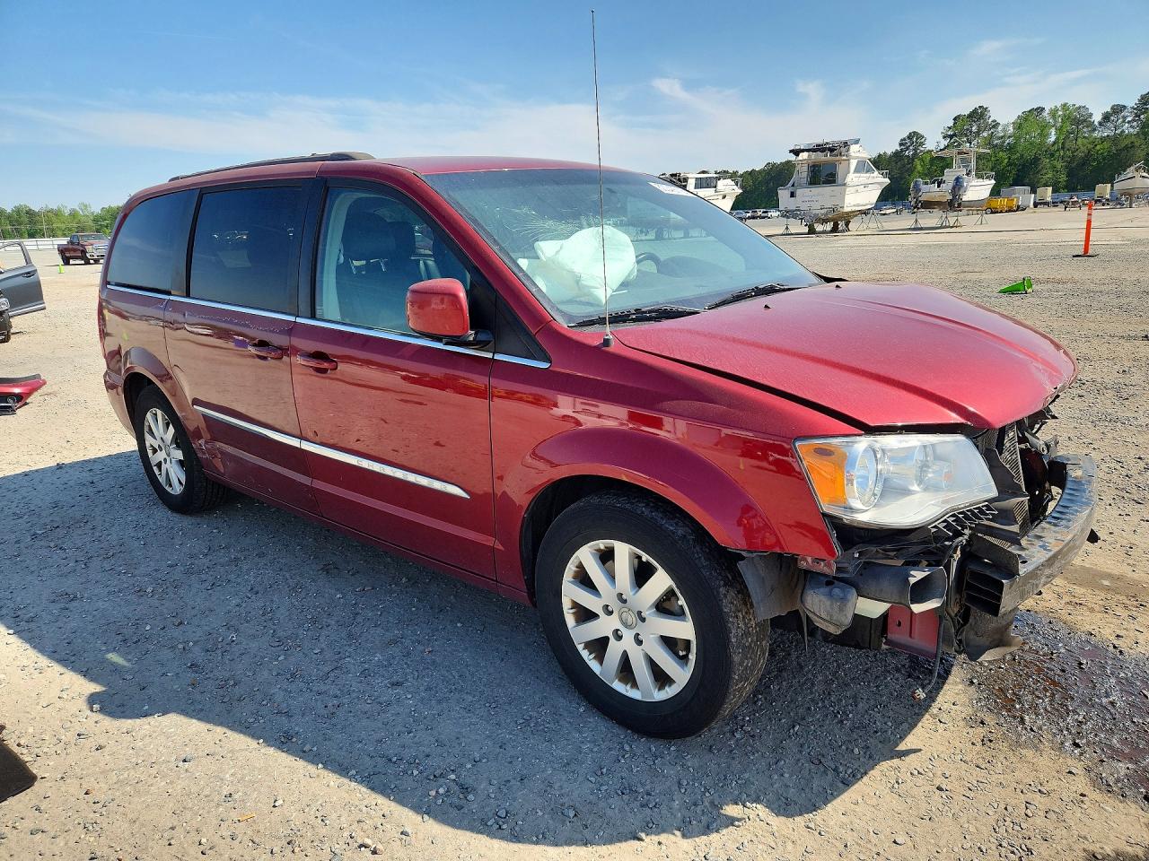 CHRYSLER TOWN & COUNTRY 2015 — 5