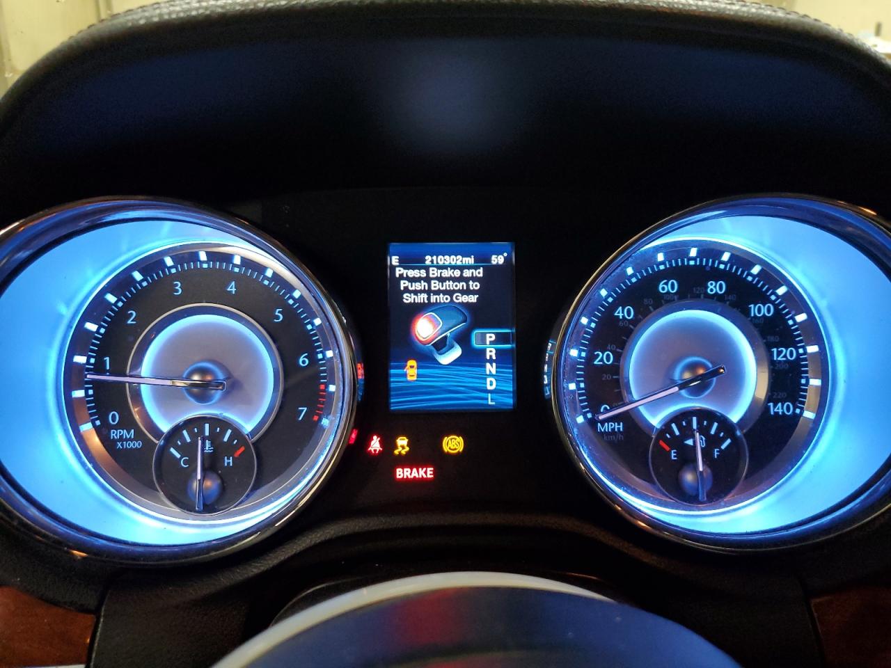CHRYSLER 300 2012 — 10