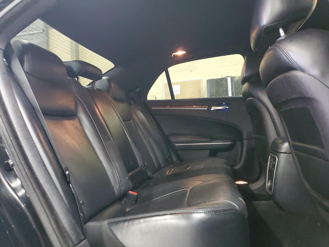 CHRYSLER 300 2012 — 11