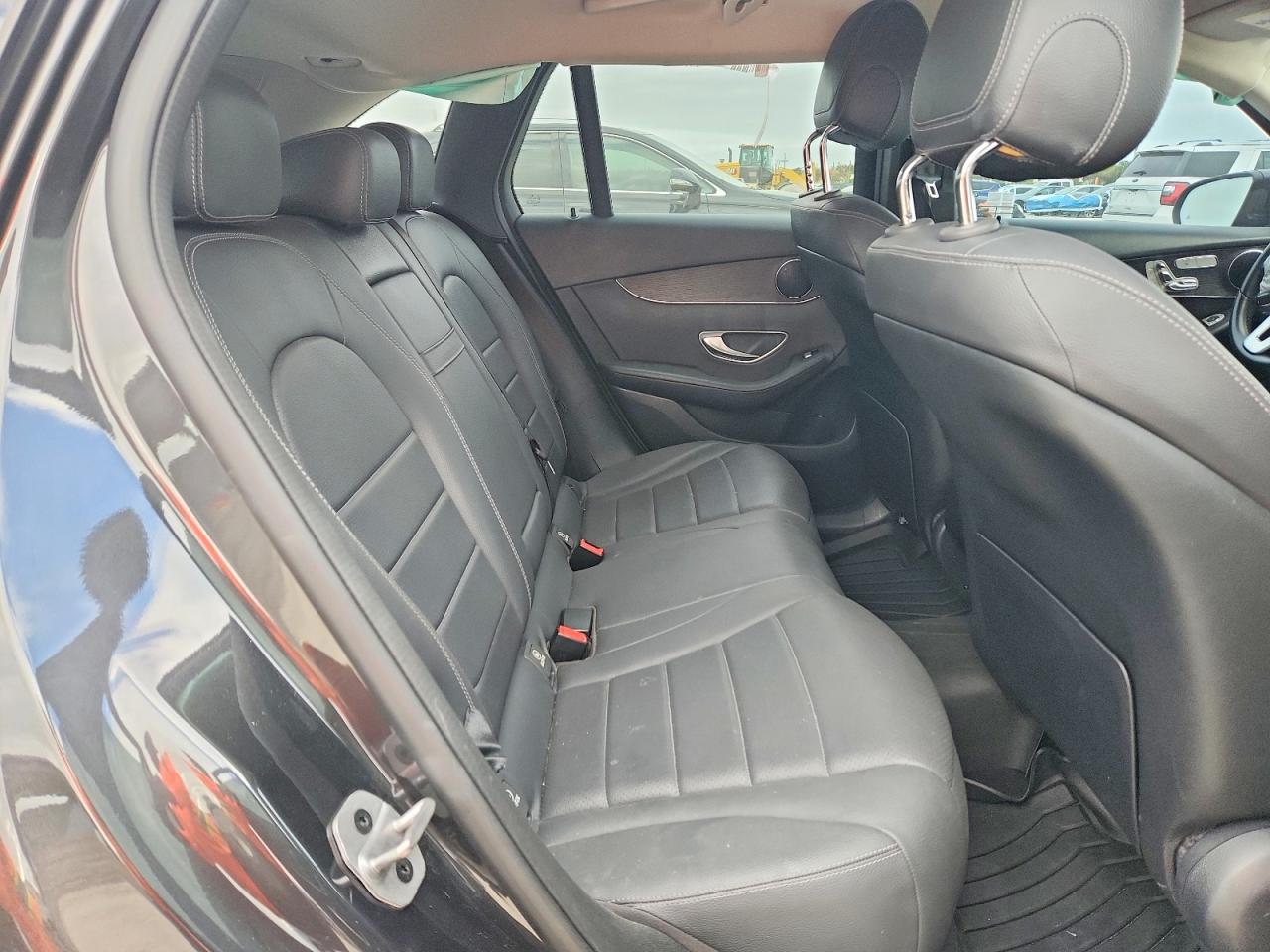 MERCEDES-BENZ GLC 2022 — 11