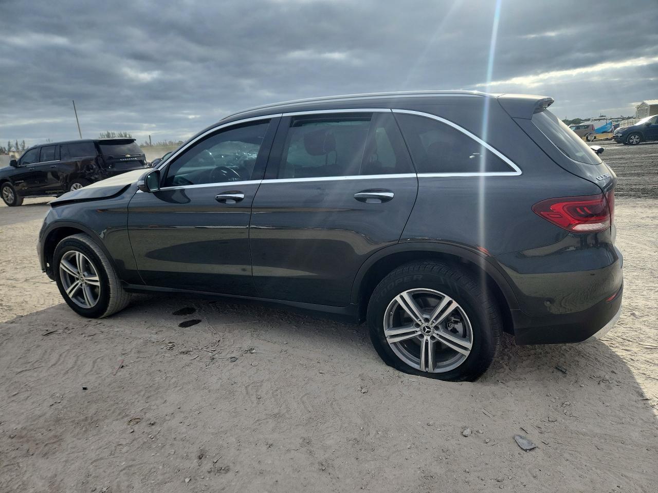 MERCEDES-BENZ GLC 2022 — 3