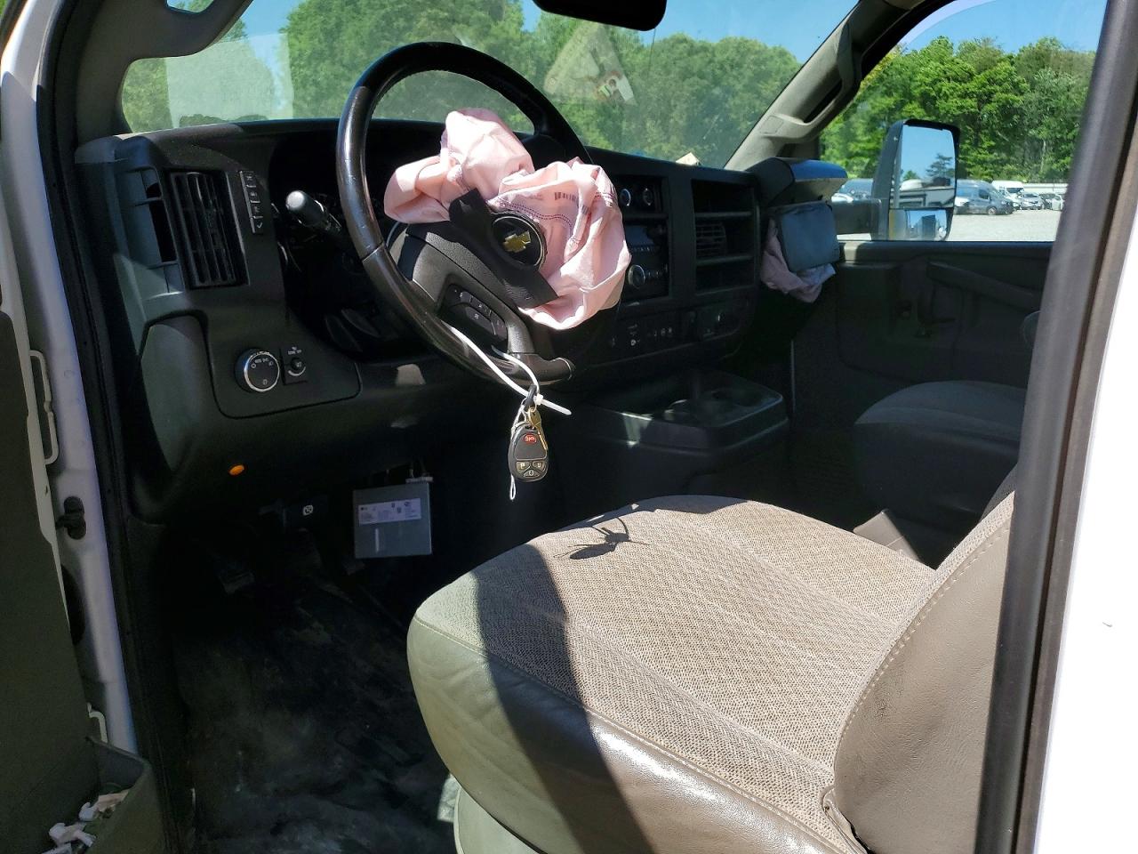 CHEVROLET EXPRESS G3500 2022 — 9