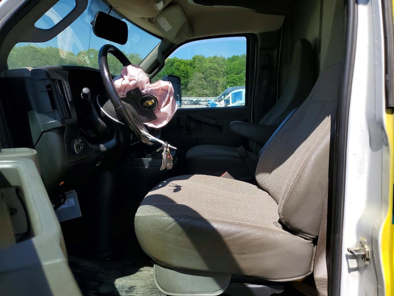 CHEVROLET EXPRESS G3500 2022 — 8