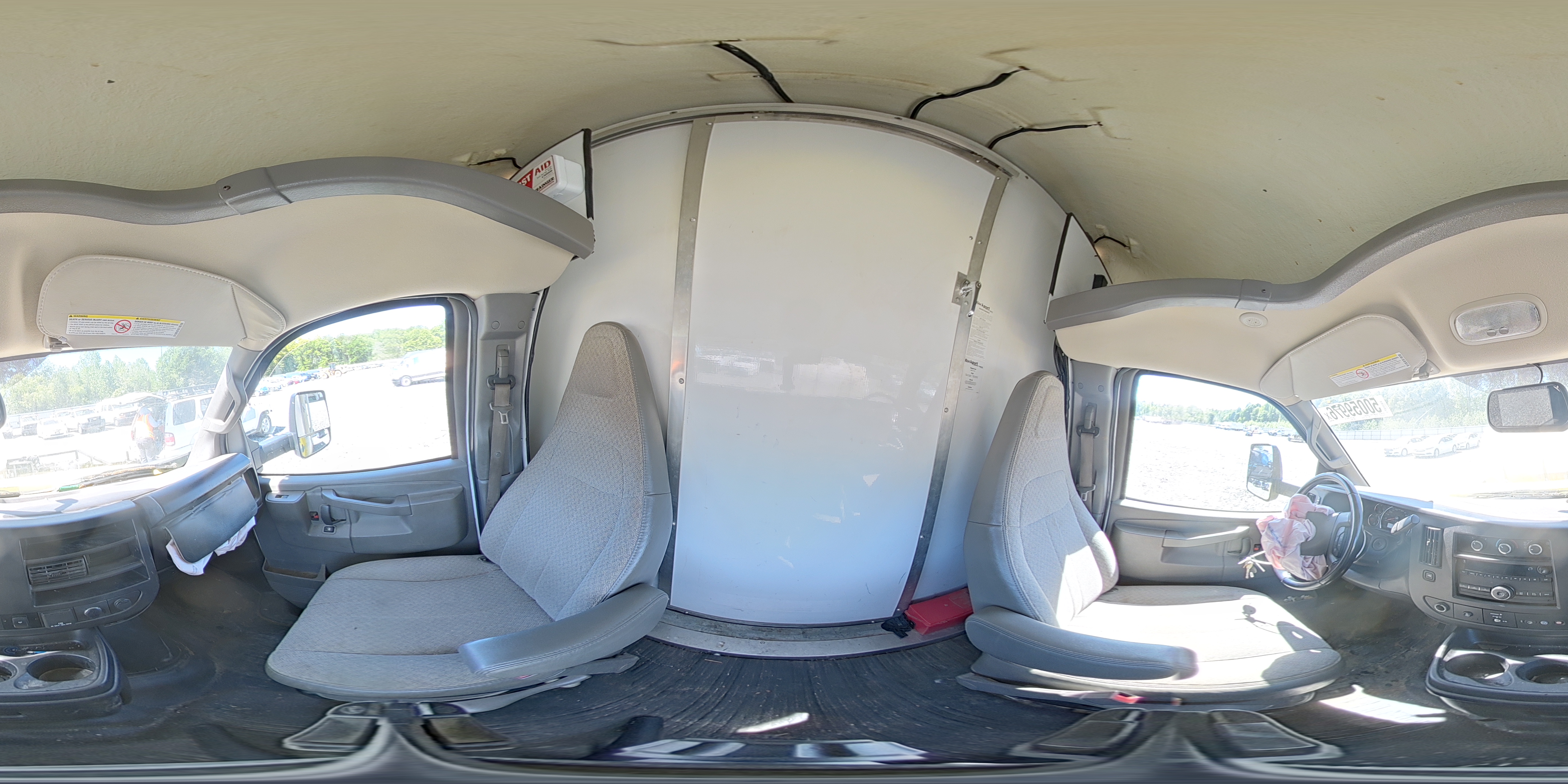 CHEVROLET EXPRESS G3500 2022 — 15