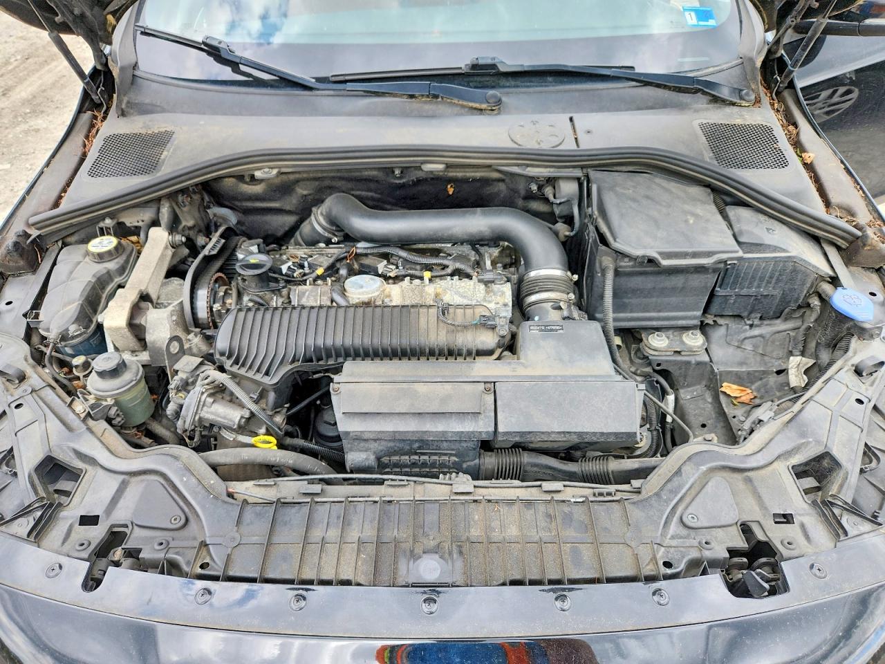 VOLVO S60 2015 — 12