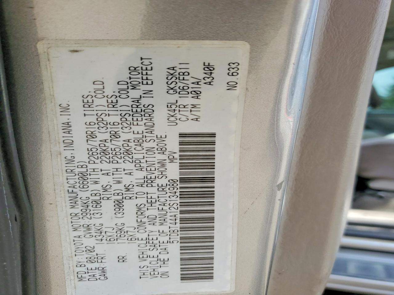 TOYOTA SEQUOIA 2002 — 14